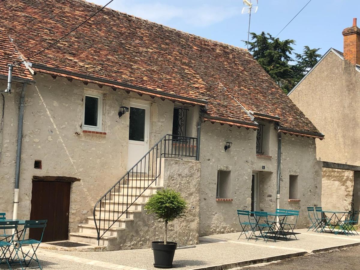 Le Gîte Bleu Les gîtes de Joséphine Courbouzon  Exterior foto